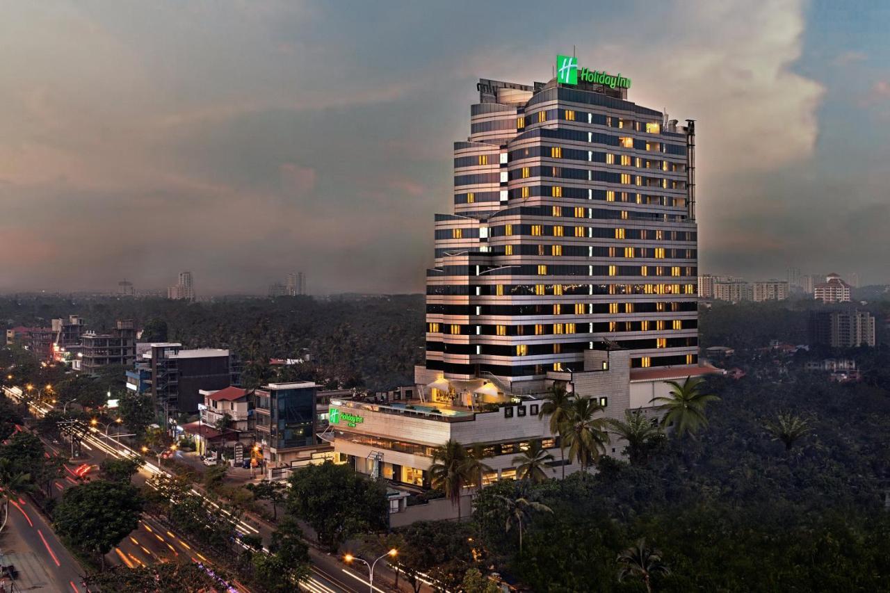 Holiday Inn Cochin, An Ihg Hotel Kochi Exterior photo